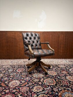 Klassiek-Engels-Antiek-Oud-Oxblood-Chesterfield-Bureaustoel-President-Chair