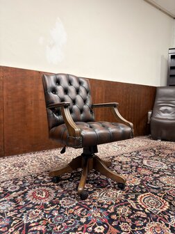 Klassiek-Engels-Antiek-Oud-Oxblood-Chesterfield-Bureaustoel-President-Chair