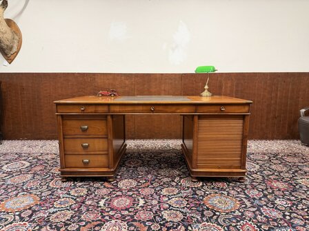 Klassiek-Antiek-Oud-Italiaans-Assi-D&#039;Asolo-Chesterfield-Bureau-Desk-met-Zwart-Leer-Ingelegd