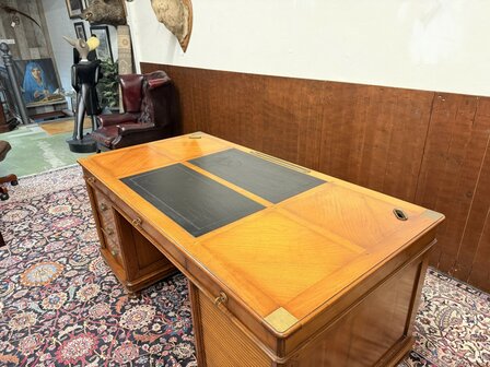 Klassiek-Antiek-Oud-Italiaans-Assi-D&#039;Asolo-Chesterfield-Bureau-Desk-met-Zwart-Leer-Ingelegd