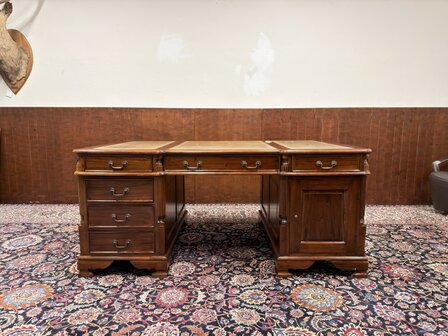 Klassiek-Engels-Chesterfield-Antiek-Oud-Bureau-Desk-Partnerdesk-Olijf-Groen-Inleg