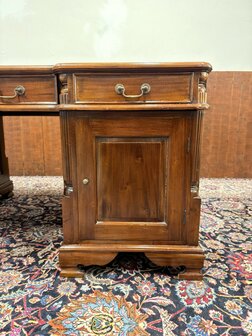 Klassiek-Engels-Chesterfield-Antiek-Oud-Bureau-Desk-Partnerdesk-Olijf-Groen-Inleg