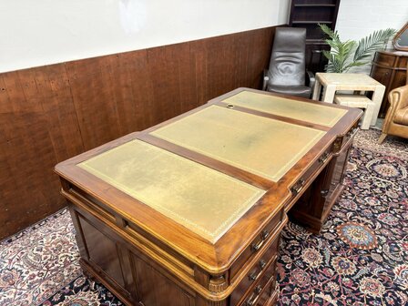 Klassiek-Engels-Chesterfield-Antiek-Oud-Bureau-Desk-Partnerdesk-Olijf-Groen-Inleg