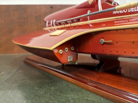 Schaalmodel-Modelboot-Ferarri-Hydroplane-Met-Certificaat-8