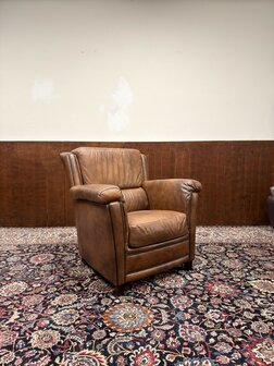 Klassiek-Engels-Antiek-Oud-Chesterfield-Set-Fauteuils-Bruin-Leder