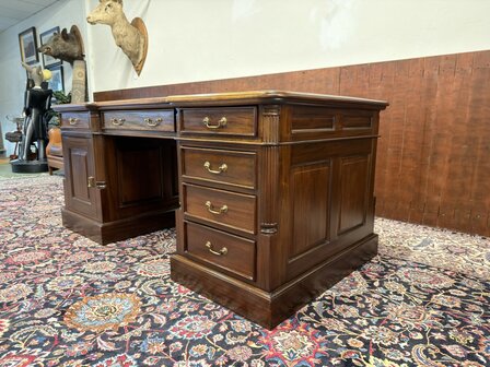 Klassiek-Antiek-Oud-Engels-Chesterfield-Bureau-Desk-Partnerdesk-met-Groen-Leder-Ingelegd