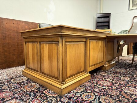 Klassiek-Antiek-Oud-Engels-Chesterfield-Bureau-Desk-met-Vergadertafel-en-Stoelen-merk-RAC