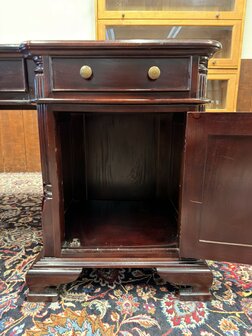 Klassiek-Engels-Antiek-Oud-Chesterfield-Bureau-Desk-Partnerdesk-met-Rood-Leder