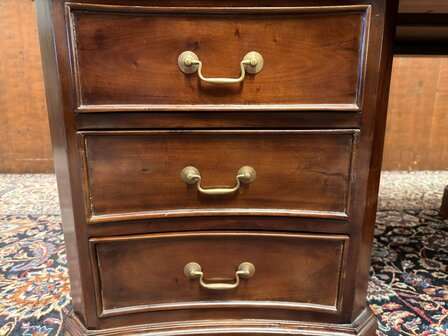 Klassiek-Engels-Antiek-Oud-Chesterfield-Bureau-Desk-Partnerdesk-met-Groen-Leder