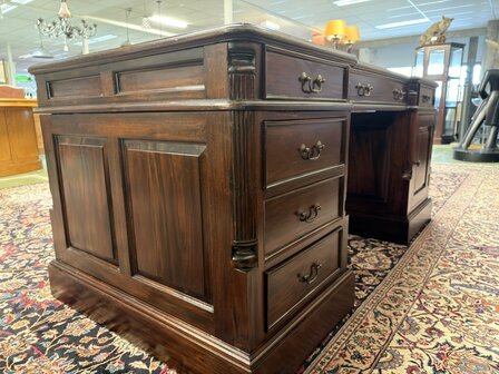 Klassiek-Antiek-Oud-Engels-Chesterfield-Mahonie-Bureau-Desk-Partnerdesk-Met-Groen-Leder