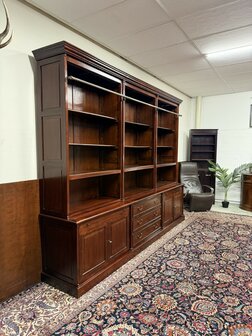 Klassiek-Engels-Antiek-Oud-Chesterfield-Eikenhout-Boekenkast-Bibliotheekkast-Kast