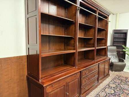 Klassiek-Engels-Antiek-Oud-Chesterfield-Eikenhout-Boekenkast-Bibliotheekkast-Kast