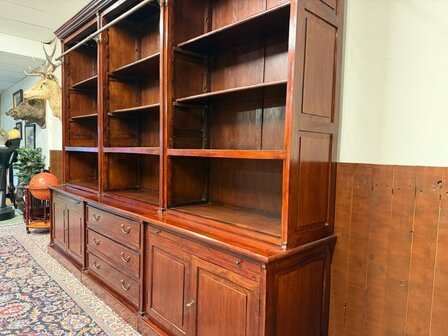 Klassiek-Engels-Antiek-Oud-Chesterfield-Eikenhout-Boekenkast-Bibliotheekkast-Kast