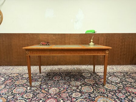 Klassiek-Antiek-Oud-Engels-Chesterfield-Schrijftafel-Bureau-Desk-met-Groen-Leder-Ingelegd