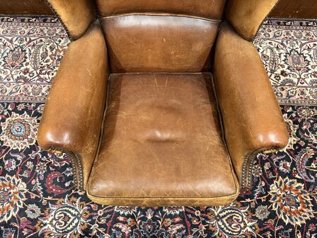 Klassiek-Oud-Antiek-Engels-Chesterfield-Schaap-Leder-Schaapleder-Fauteuil-met-Hocker-Poef