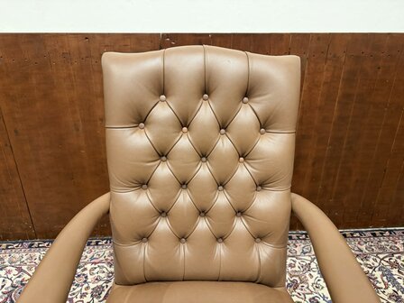Klassiek-Oud-Antiek-Engels-Chesterfield-Bruin-Lederen-President-Chair-Bureaustoel