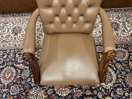 Klassiek-Oud-Antiek-Engels-Chesterfield-Bruin-Lederen-President-Chair-Bureaustoel