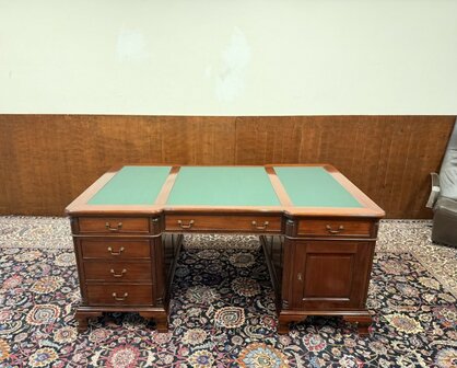 Klassiek-Oud-Antiek-Engels-Chesterfield-Vintage-Bureau-Bureel-Desk-Partnerdesk-Mahonie-Groen-Leder-3