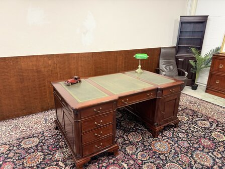 Klassiek-Oud-Antiek-Engels-Chesterfield-Bureau-Bureel-Desk-Partnerdesk-Mahonie-Groen-Leder-1