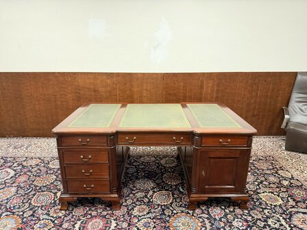 Klassiek-Oud-Antiek-Engels-Chesterfield-Bureau-Bureel-Desk-Partnerdesk-Mahonie-Groen-Leder-2
