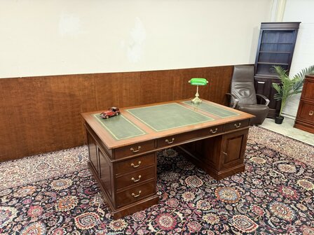 Klassiek-Oud-Antiek-Engels-Chesterfield-Vintage-Bureau-Bureel-Desk-Partnerdesk-Mahonie-Groen-Leder-1