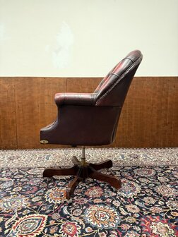 Klassiek-Engels-Oud-Antiek-Chesterfield-Vintage-Springvale-Bureaustoel-Director-Chair-Oxblood-Leder