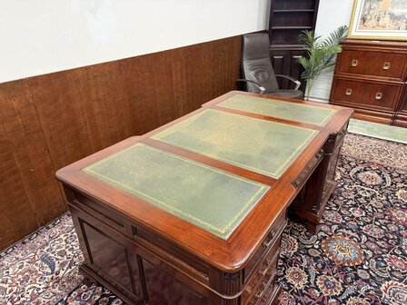 Klassiek-Engels-Oud-Antiek-Chesterfield-Vintage-Bureau-Partnerdesk-Desk-met-Groen-Leder-Ingelegd