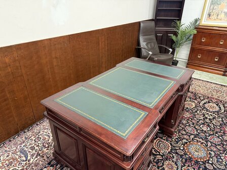 Klassiek-Engels-Oud-Antiek-Chesterfield-Vintage-Bureau-Desk-met-Groen-Leder-Ingelegd