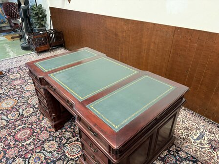 Klassiek-Engels-Oud-Antiek-Chesterfield-Vintage-Bureau-Desk-met-Groen-Leder-Ingelegd
