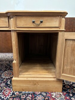 Klassiek-Engels-Antiek-Oud-Chesterfield-Vintage-Bureau-Desk-Teakhout-met-Bruin-Leder-Ingelegd