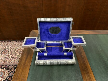 Antieke-sieradendoos-juwelen-doos-met-olifanten-3