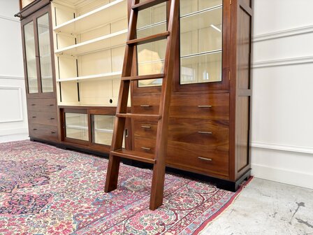 Klassiek-Antiek-Oud-Engels-Chesterfield-Vintage-Art-Deco-Boekenkast-Bibliotheekkast-Kast-met-Ladder-Trap