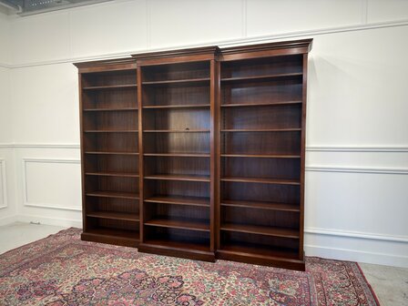 Klassiek-Engels-Antiek-Oud-Vintage-Chesterfield-Heldense-Exclusive-Boekenkast-Bibliotheekkast-Kast