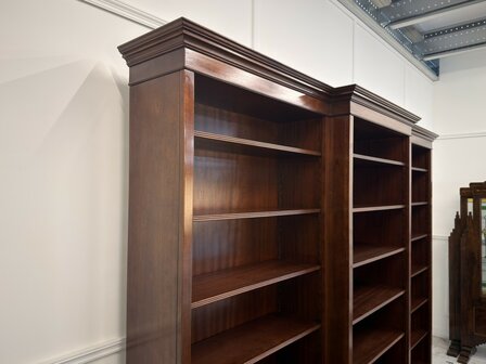 Klassiek-Engels-Antiek-Oud-Vintage-Chesterfield-Heldense-Exclusive-Boekenkast-Bibliotheekkast-Kast