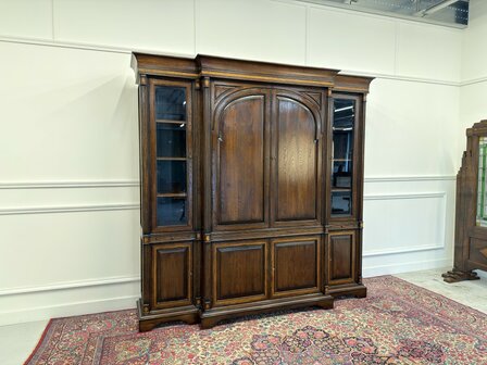 Klassiek-Antiek-Engels-Vintage-Chesterfield-Eikenhouten-Royal-Antique-Collecton-RAC-Boekenkast-Bibliotheekkast-Kast