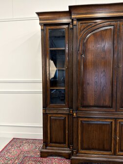 Klassiek-Antiek-Engels-Vintage-Chesterfield-Eikenhouten-Royal-Antique-Collecton-RAC-Boekenkast-Bibliotheekkast-Kast