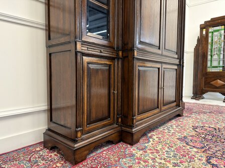 Klassiek-Antiek-Engels-Vintage-Chesterfield-Eikenhouten-Royal-Antique-Collecton-RAC-Boekenkast-Bibliotheekkast-Kast