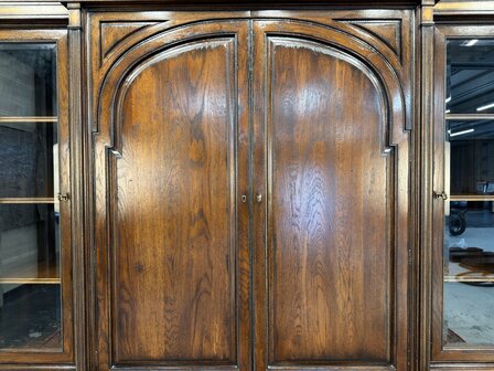 Klassiek-Antiek-Engels-Vintage-Chesterfield-Eikenhouten-Royal-Antique-Collecton-RAC-Boekenkast-Bibliotheekkast-Kast