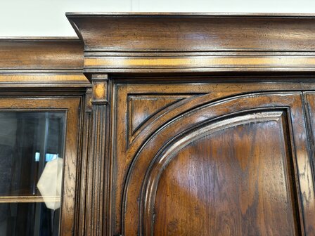 Klassiek-Antiek-Engels-Vintage-Chesterfield-Eikenhouten-Royal-Antique-Collecton-RAC-Boekenkast-Bibliotheekkast-Kast