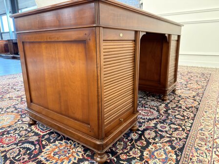 Klassiek-Engels-Antiek-Oud-Chesterfield-Vintage-Italiaans-Assi-D'Asolo-Bureau-Desk-Partnerdesk-Kersenhout-Zwart-Leder-In