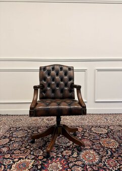Klassiek-Engels-Antiek-Oud-Chesterfield-Vintage-Bureaustoel-President-Chair-Oxblood-Bruin-Leder