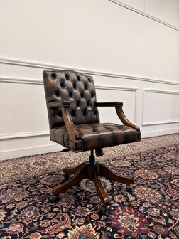 Klassiek-Engels-Antiek-Oud-Chesterfield-Vintage-Bureaustoel-President-Chair-Oxblood-Bruin-Leder