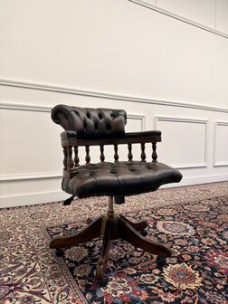 Klassiek-Engels-Antiek-Oud-Chesterfield-Vintage-Bureaustoel-President-Chair-Oxblood-Rood-Leder