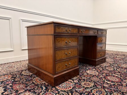 Klassiek-Italiaans-Antiek-Oud-Vintage-Wortelnoten-hout-Bureau-Desk-Groen-Leder