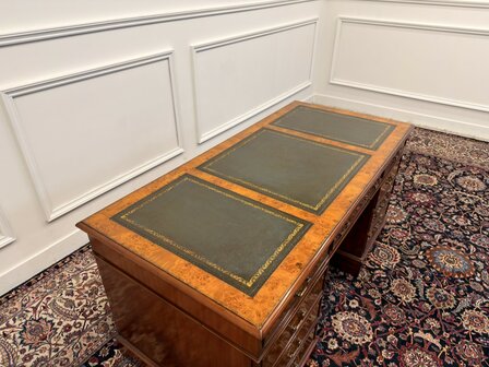 Klassiek-Italiaans-Antiek-Oud-Vintage-Wortelnoten-hout-Bureau-Desk-Groen-Leder