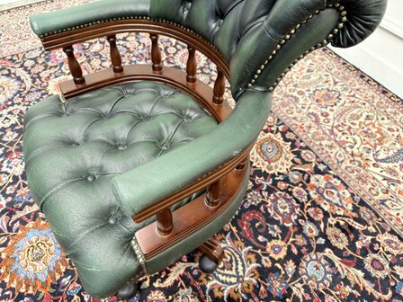 Klassiek-Engels-Antiek-Oud-Vintage-Chesterfield-Bureaustoel-Captain-Chair-Groen-Leder