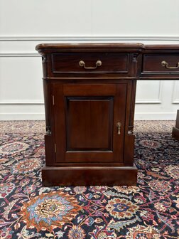 Klassiek-Engels-Antiek-Oud-Vintage-Chesterfield-Bureau-Desk-Partnerdesk-met-Groen-Leder