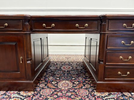Klassiek-Engels-Antiek-Oud-Vintage-Chesterfield-Bureau-Desk-Partnerdesk-met-Groen-Leder