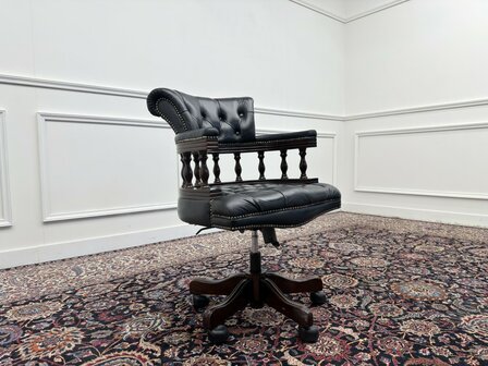 Klassiek-Engels-Antiek-Oud-Vintage-Chesterfield-Bureaustoel-Captain-Chair-Zwart-Leder