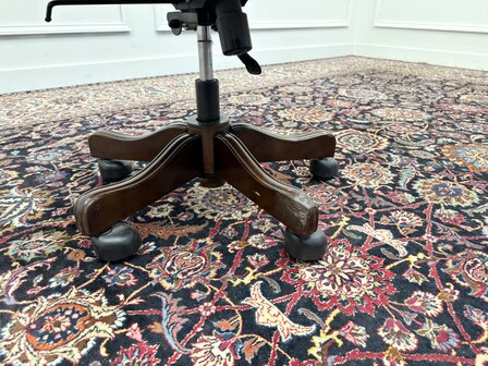Klassiek-Engels-Antiek-Oud-Vintage-Chesterfield-Bureaustoel-Captain-Chair-Zwart-Leder